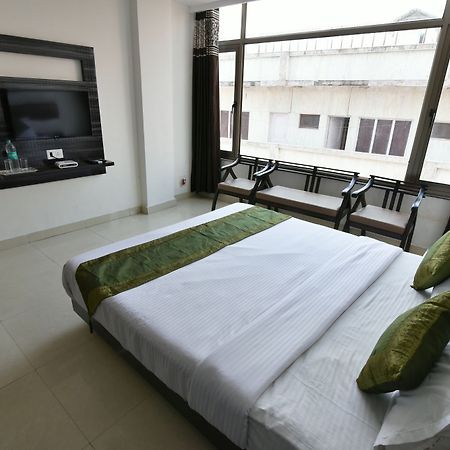Hotel Anand Niketan By Bonjour - On The Ganges à Haridwār Extérieur photo
