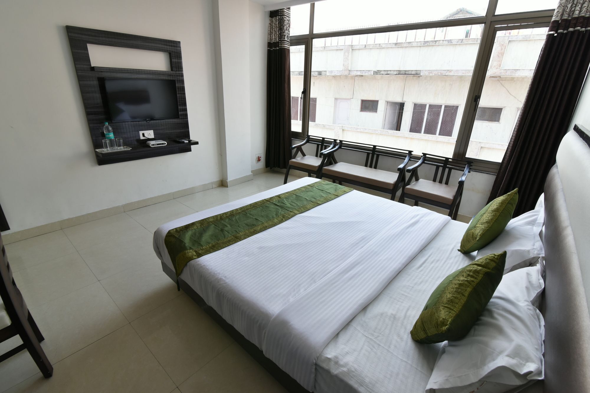 Hotel Anand Niketan By Bonjour - On The Ganges à Haridwār Extérieur photo
